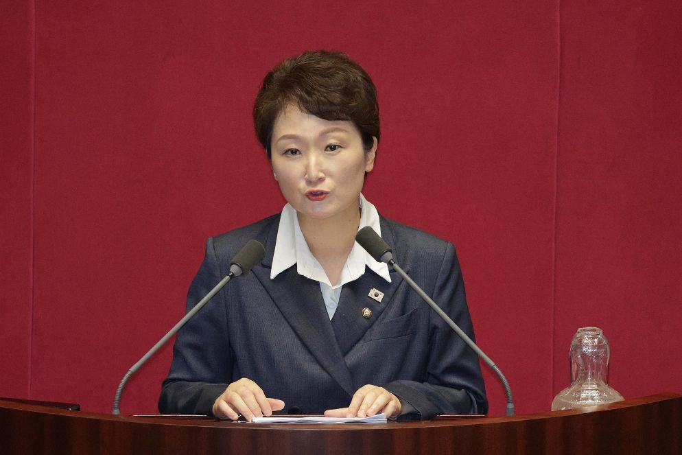 이언주 “6.8억짜리 깡통 로봇 납품… 로봇진흥원, 중간점검도 ‘사진 확인’만” / 뉴스1