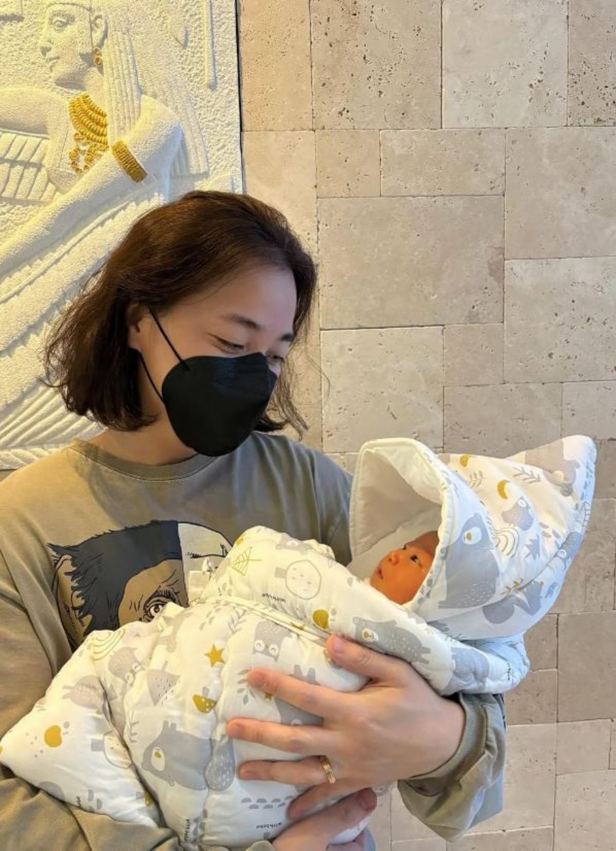 오늘 래퍼 넉살이 게시한 사진. 넉살과 둘째 아들로 보인다. / 넉살 인스타그램