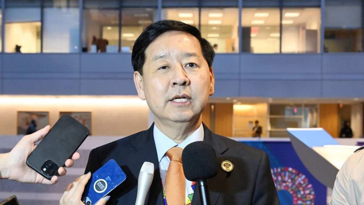 주요20개국(G20) 재무장관회의와 국제통화기금 및 세계은행(IMF/WB) 연차총회 참석차 미국 워싱턴D.C를 방문중인 구윤철 경제부총리 겸 기획재정부 장관이 16일(현지시간) 국제통화기금(IMF)에서 특파원 인터뷰를 하고 있다. / 기재부 제공. 뉴스1