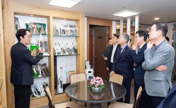 국립부경대학교(총장 배상훈)는 15일 오후 기장물산(부산 기장군)에서 부산 지역 기관장 등이 참석한 가운데 ‘부산을 말하다’ 행사를 개최했다. / 사진제공=국립부경대