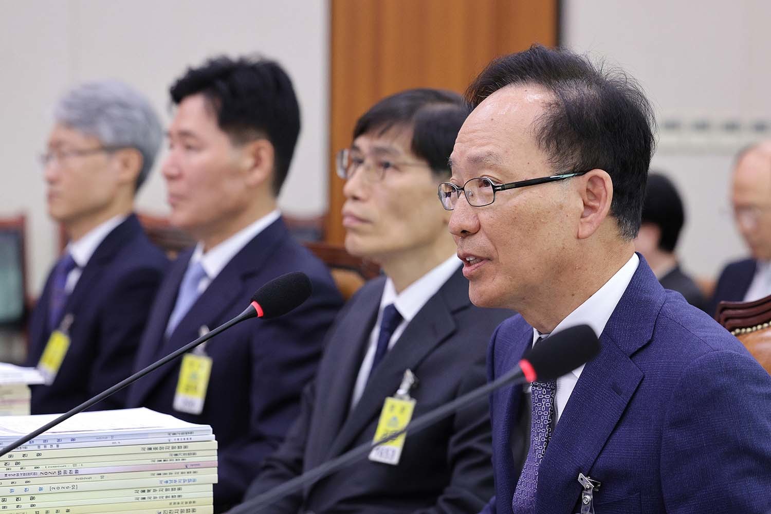 김대웅 서울고등법원장이 20일 서울 여의도 국회 법제사법위원회에서 열린 서울고법·서울중앙지법 등에 대한 국정감사에서 의원 질의에 답변하고 있다. / 뉴스1