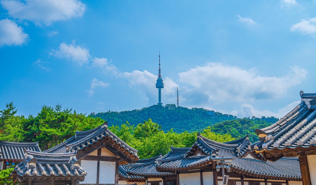 남산. / The Green foto-shutterstock.com