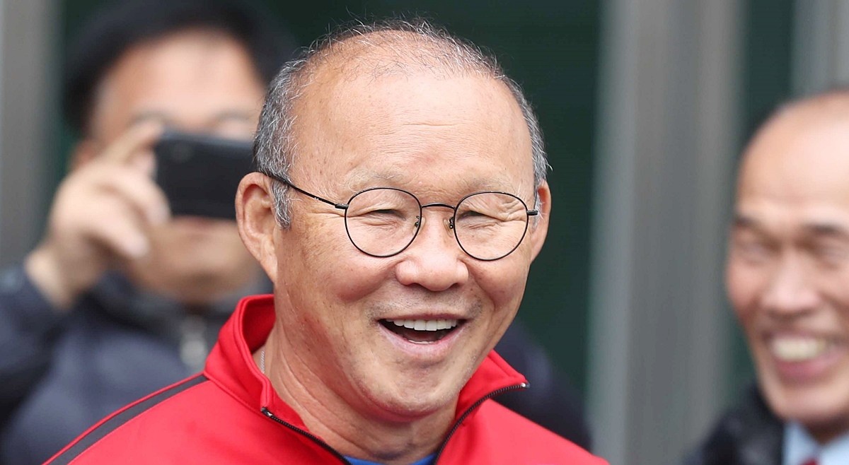 대한축구협회 월드컵 지원단장을 맡고 있는 박항서 감독 자료 사진. 최근 박 감독이 한국 축구대표팀 새 감독으로 취임한다는 루머가 확산하고 있다. 그러자 대한축구협회는 '가짜 뉴스'에 적극 대응하겠다는 입장을 밝혔다. / 연합뉴스