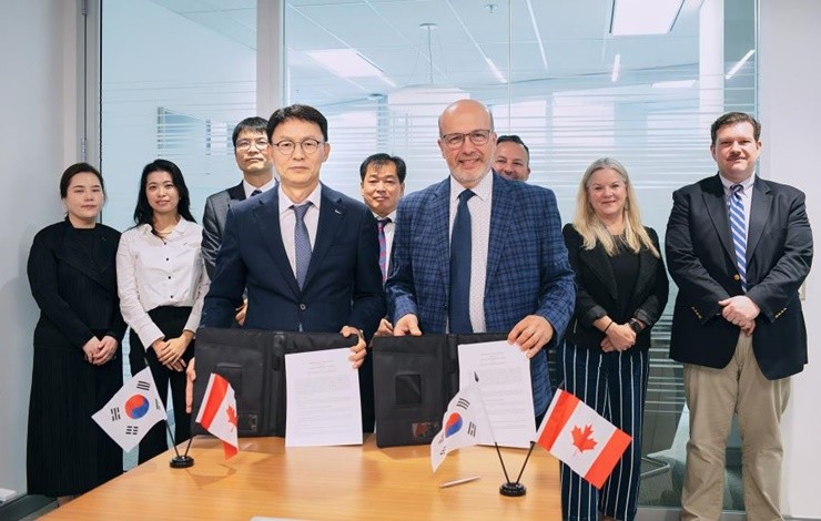 한국자산관리공사(캠코)는 10월 21일, 캐나다 연방토지공사(Canada Lands Company)와 국유재산의 효율적 관리와 활용을 위한 업무협약(MOU)을 체결했다고 밝혔다. / 사진제공=캠코