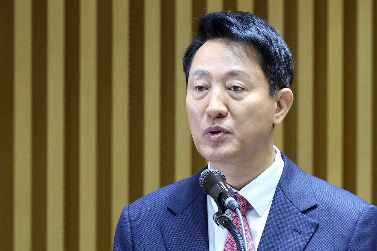 오세훈 서울시장. 오 시장은 정치브로커 명태균 씨의 여론조사비 대납 의혹을 언급하며 '오세훈은 끝났다'라고 발언한 정청래 더불어민주당 대표를 겨냥해 '제 일은 제가 알아서 할 테니 국민께 던진 부동산 폭탄이나 회수하십시오'라고 맞받았다.     / 뉴스1