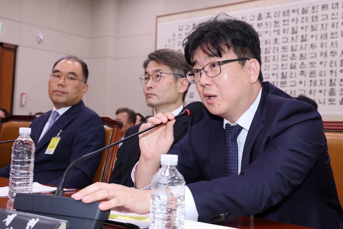관봉띠지 분실 사건 답변하는 최재현 검사. / 뉴스1