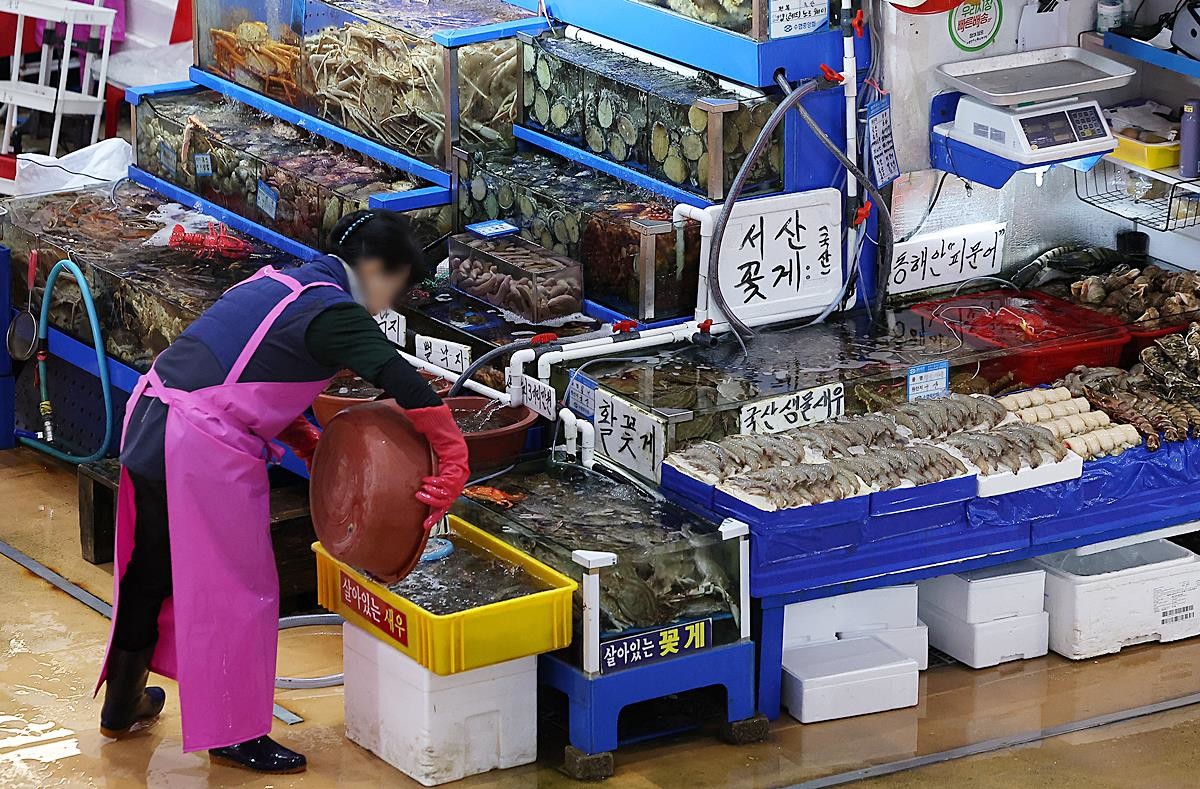 수산시장 모습. 기사 이해를 돕기 위한 자료 사진입니다. / 뉴스1