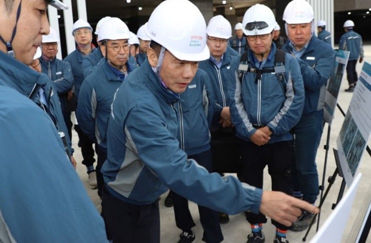 포스코이앤씨는 올해 중대재해가 발생한 사업장에서 전 임원이 참여하는 ‘현장 전사경영회의’를 총 4차례 개최했다. / 사지네공=포스코이앤씨