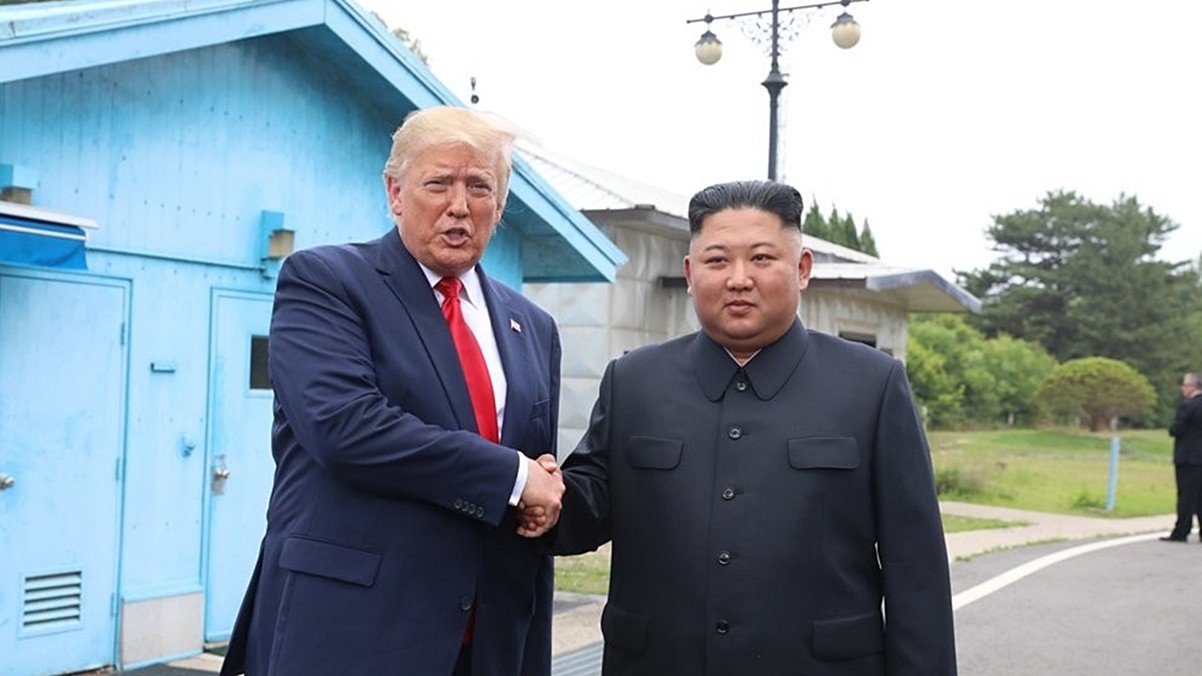지난 2019년 판문점에서 만난 트럼프 미국 대통령과 김정은 북한 국무위원장 / 연합뉴스