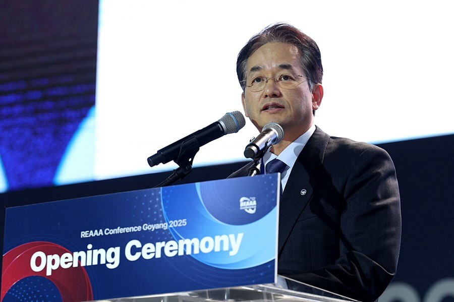 ‘2025 고양 아시아·대양주 도로대회’개막식에서 환영사 중인 이동환 고양특례시장