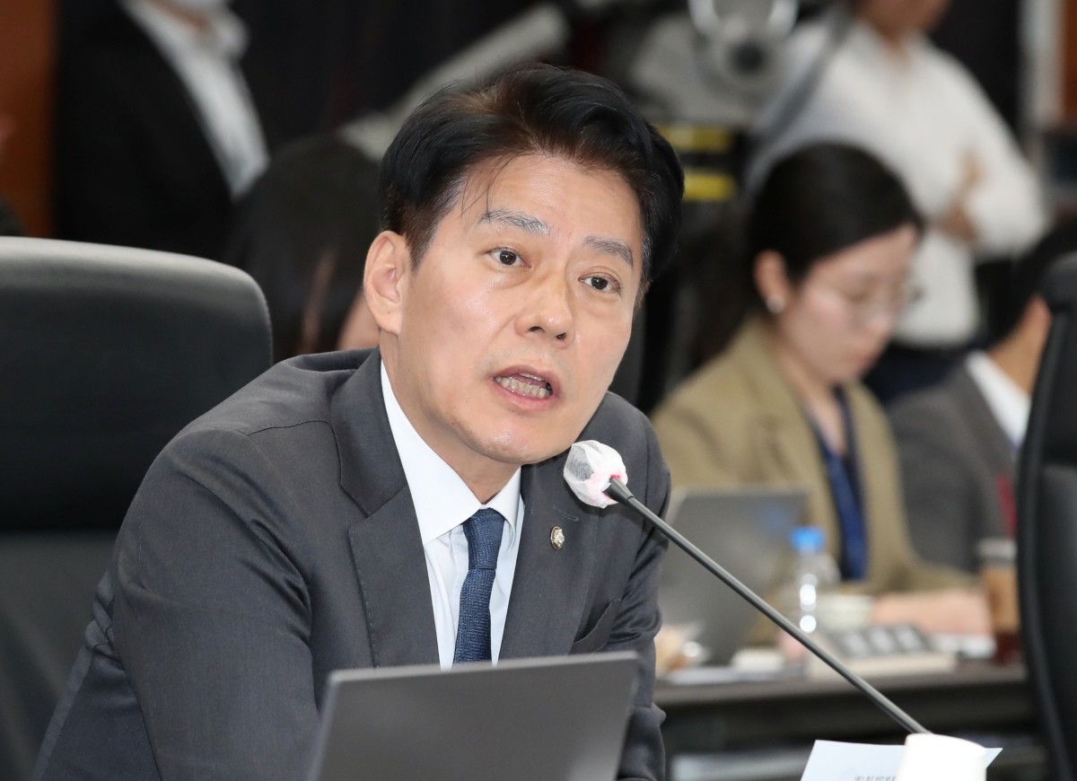 질의하는 한민수 의원 / 뉴스1