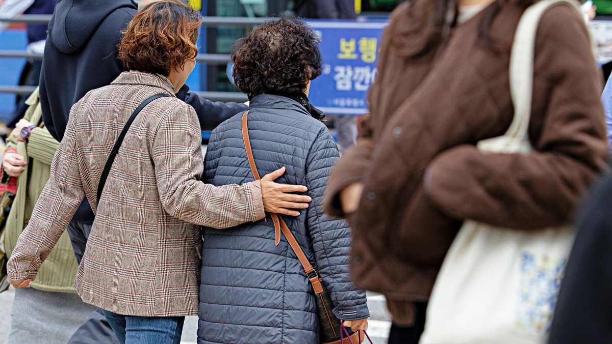 길거리 경량패딩 패션. 자료사진. / 뉴스1