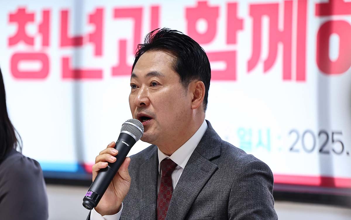 장동혁 국민의힘 당대표가 28일 서울청년센터 마포에서 열린 청년과 함께하는 부동산 정책 간담회에 참석해 모두발언을 하고 있다. / 뉴스1