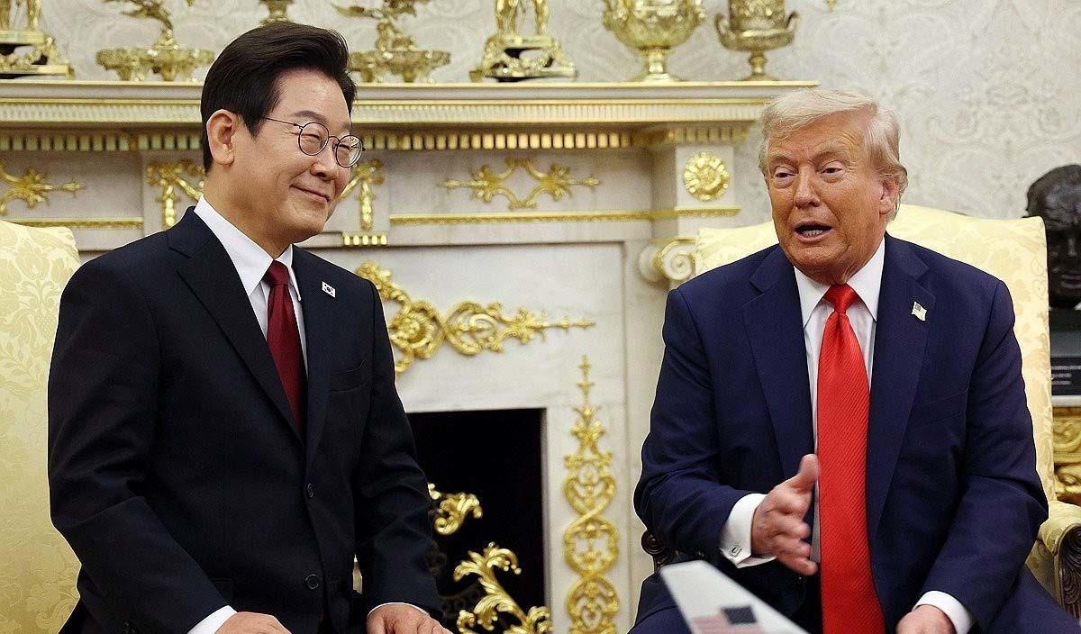 지난 8월 이재명 대통령이 미국 워싱턴 DC 백악관 오벌오피스에서 도널드 트럼프 미국 대통령과 한미 정상회담을 하고 있다. / 연합뉴스