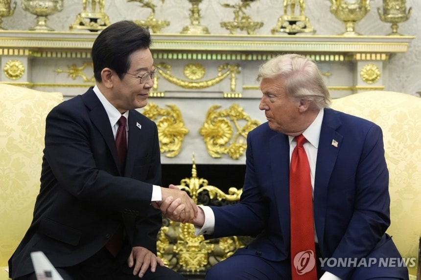 이재명 대통령(왼쪽)과 도널드 트럼프 미국 대통령 / AP=연합뉴스