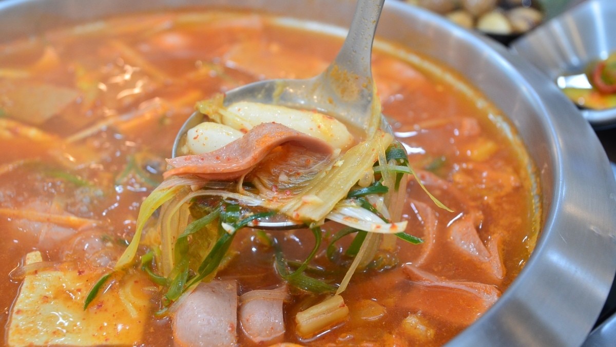 부대찌개 / Light Win-shutterstock.com