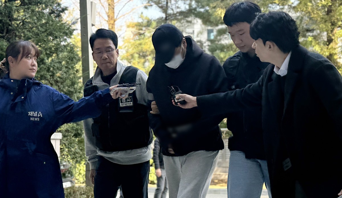 인천 송도국제도시 한 아파트 주차장에서 유튜버 수탉을 납치한 뒤 폭행한 남성 / 뉴스1