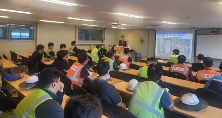 부산항만공사(BPA)는 고용노동부와 한국산업안전보건공단이 주관하는 '2025년 대중소기업 안전보건 상생협력사업' 을 올해 성공적으로 마무리했다. / 사진제공=부산항만공사