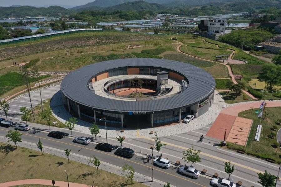 2025 APEC 정상회의 개최를 기념한 ‘경산동의한방촌 가을 문화축제’가 31일과 11월 1일 양일 간 ‘경산동의한방촌에서 열린다. 사진은 경산동의한방촌 전경    / 경산시 제공