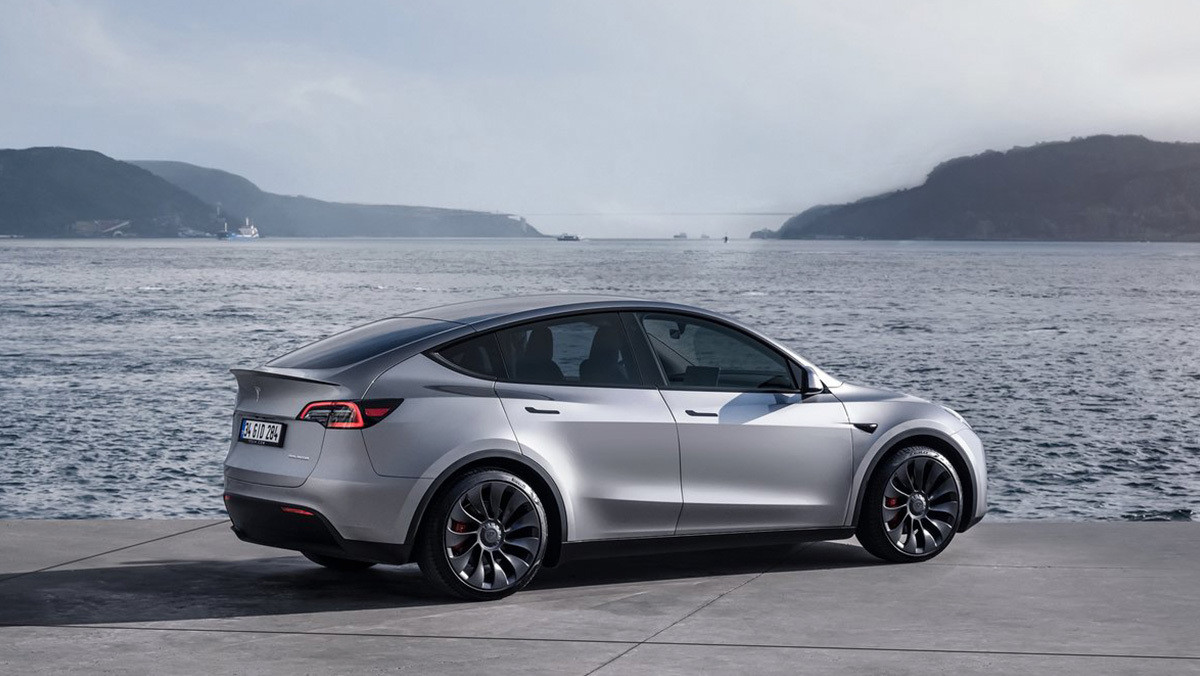 BMS 충전 제한 문제가 발생하고 있는 구형 모델 Y. / 테슬라