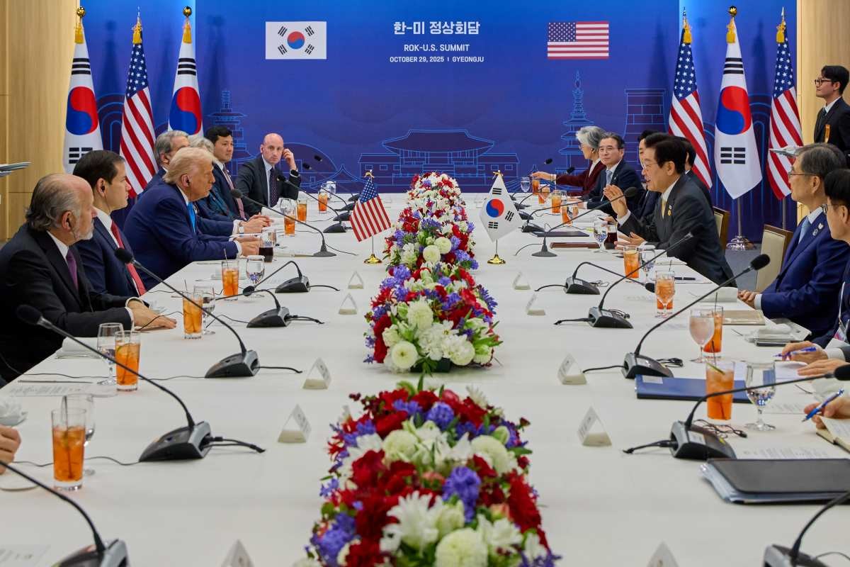 이재명 대통령과 도널드 트럼프 미국 대통령이 지난 29일 경북 경주박물관에서 한미 확대 오찬회담을 하고 있다. / 대통령실 제공-뉴스1