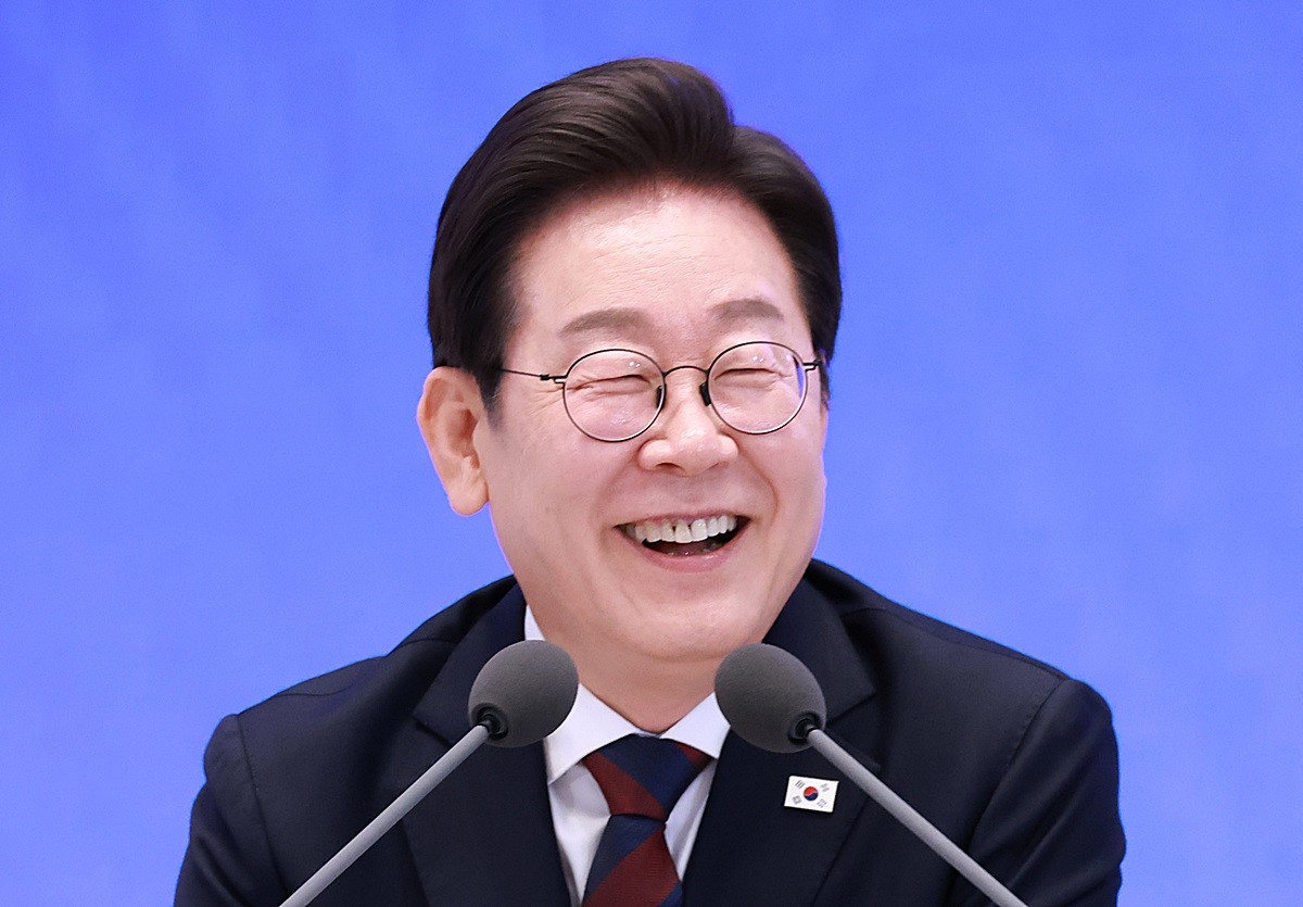 이재명 대통령 자료 사진. 더불어민주당은 대장동 개발 비리 의혹에 연루된 민간업자들이 1심에서 유죄 판결을 받은 것과 관련해 '이 판결은 이재명 대통령이 대장동 일당과 무관하다는 사실을 법원이 공식적으로 확인한 것'이라고 주장했다.     / 연합뉴스