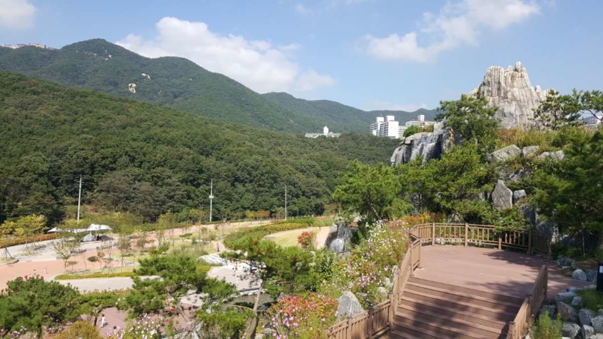 초막골생태공원 느티나무야영장. / 연합뉴스