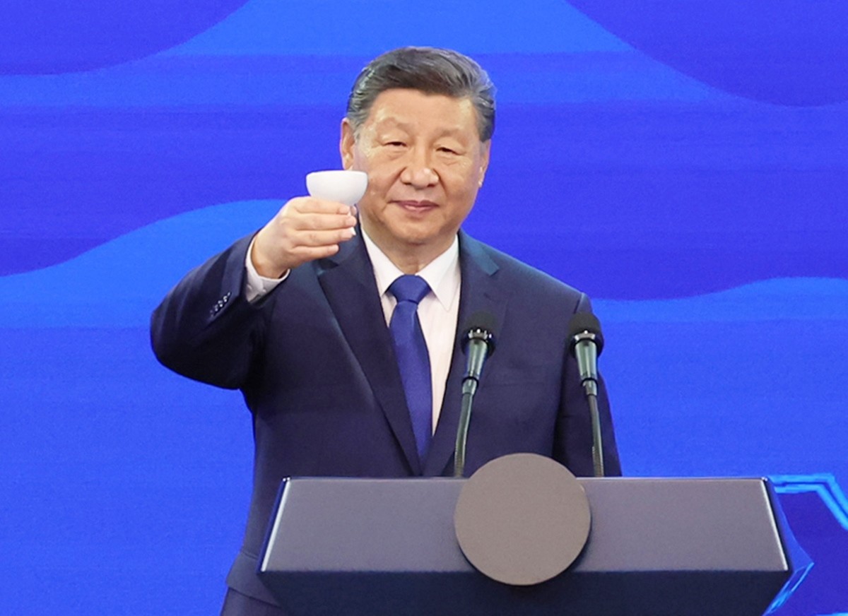 시진핑 중국 국가주석이 1일 경북 경주 소노캄에서 열린 이재명 대통령 주최 국빈만찬에서 건배사를 하고 있다. / 연합뉴스