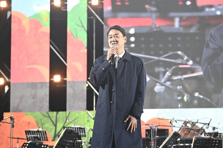 지난 10월말 (구)대구교도소 일원에서 열린 Re:화원 숲속 음악회에 참석한 최재훈 대구 달성군수가 관람객들에게 인사말을 하고 있다. / 대구 달성문화재단 제공