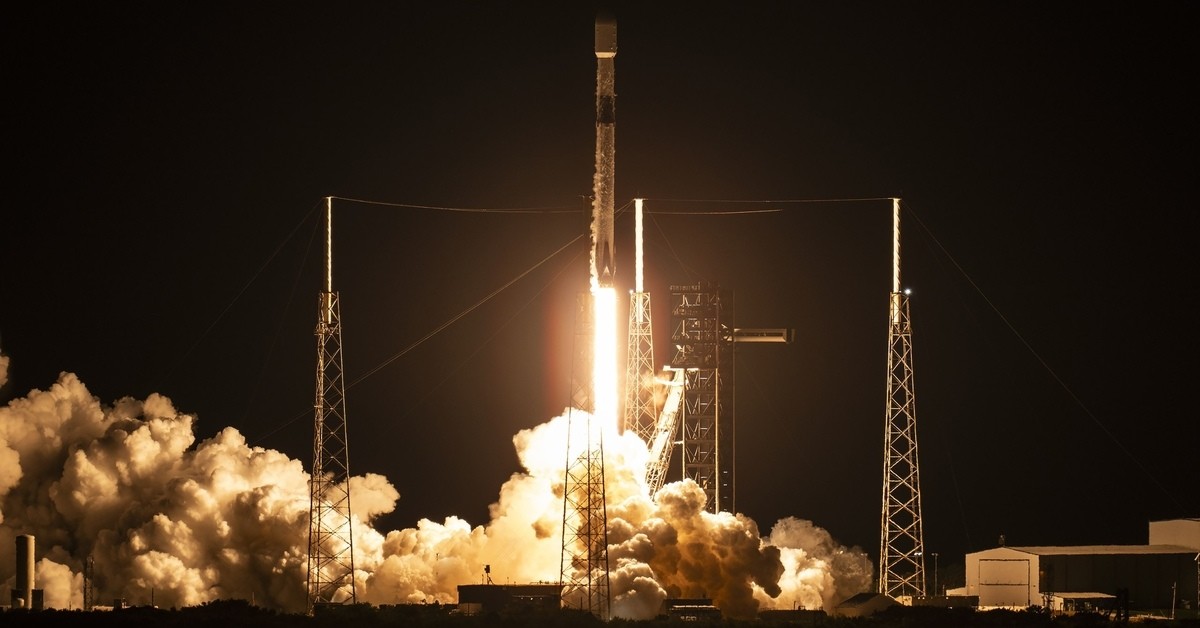 군 정찰위성 5호기 발사 장면 / 스페이스X