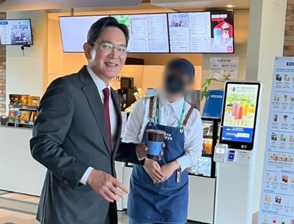 이재용 삼성전자 회장에게 용돈 받은 카페 여직원. / 스레드