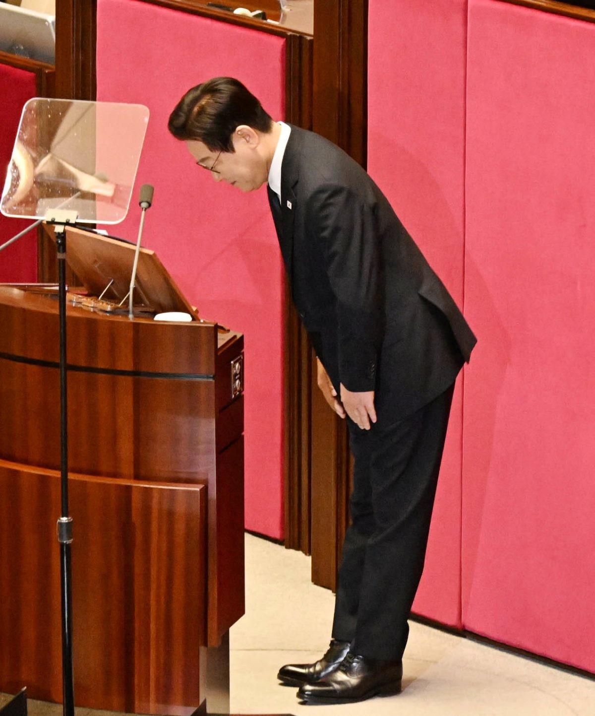 시정연설 인사하는 이재명 대통령. / 국회사진기자단-뉴스1