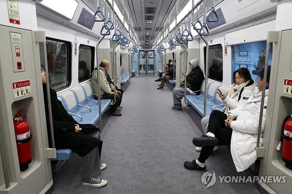 투입되는 열차는 수도권 광역급행철도(GTX)와 같은 EMU-180 차량 / 연합뉴스