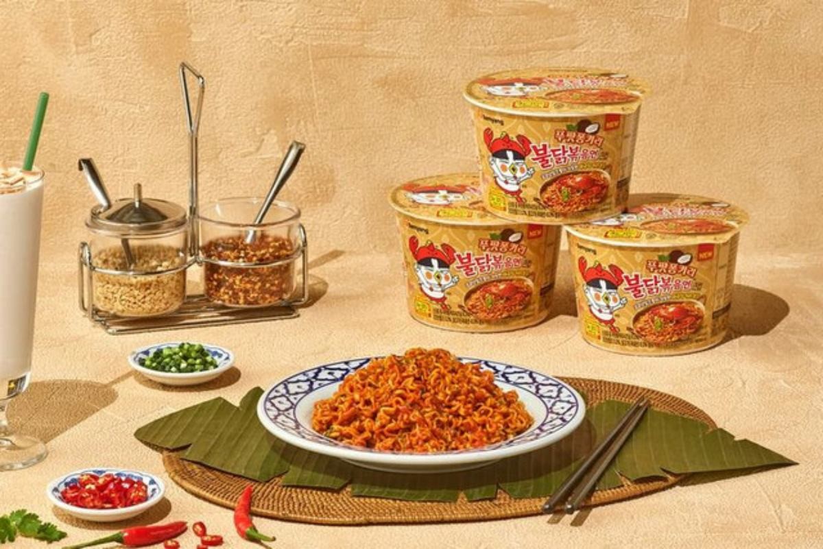 중국에서 한정판으로 출시돼 품절 사태를 빚은 ‘불닭볶음면 푸팟퐁커리맛’.   / 삼양식품