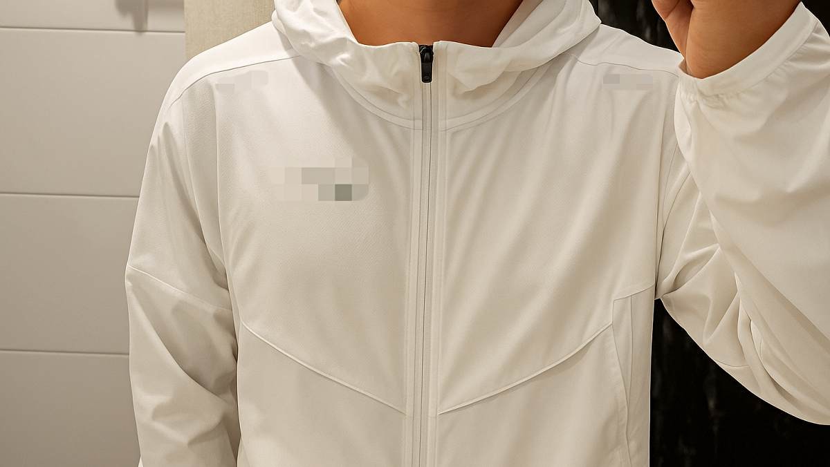 러닝 재킷 단순 자료사진. 기사 내용을 바탕으로 AI가 생성한 이미지.