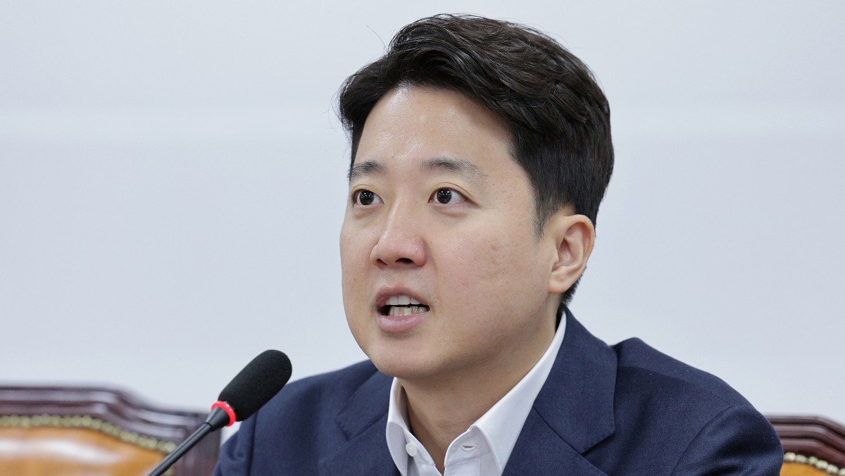 이준석 개혁신당 대표가 지난달 20일 서울 여의도 국회에서 열린 최고위원회의에서 발언하고 있는 모습. / 뉴스1