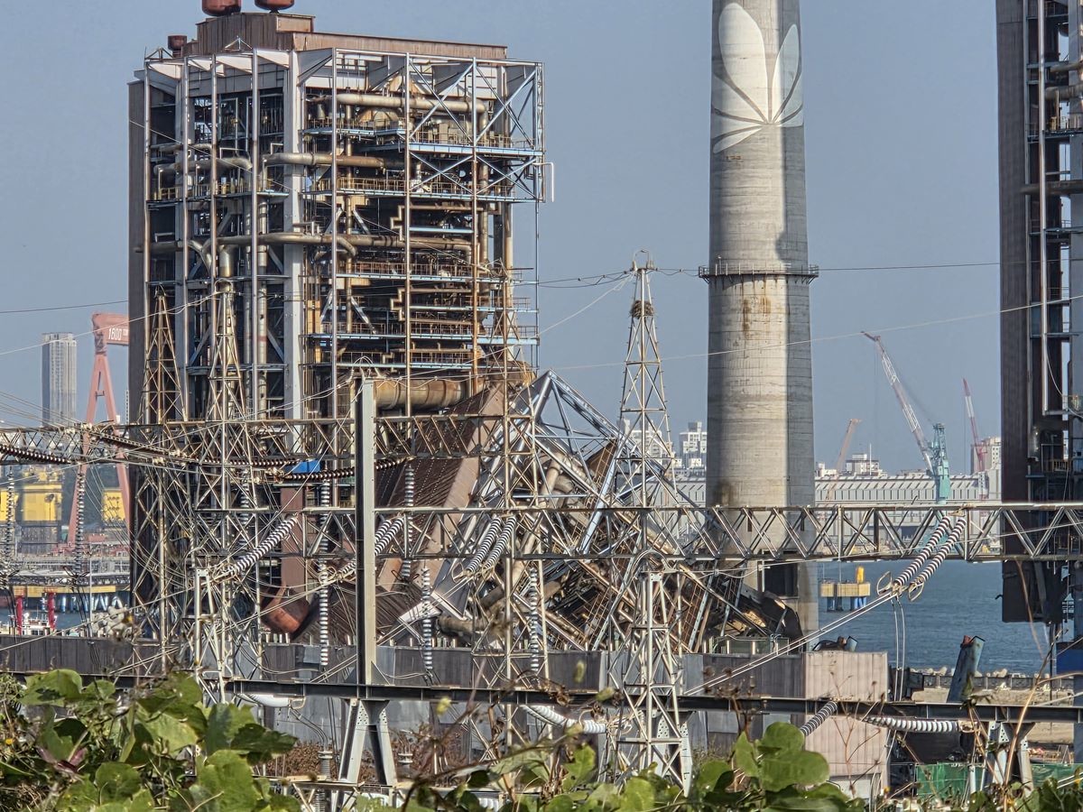 울산화력발전소 구조물 붕괴 현장 / 뉴스1