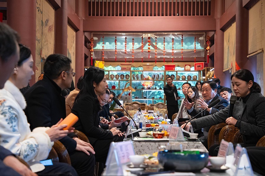 5일 문화교류회의에서 주광덕 시장이 발언하고 있다