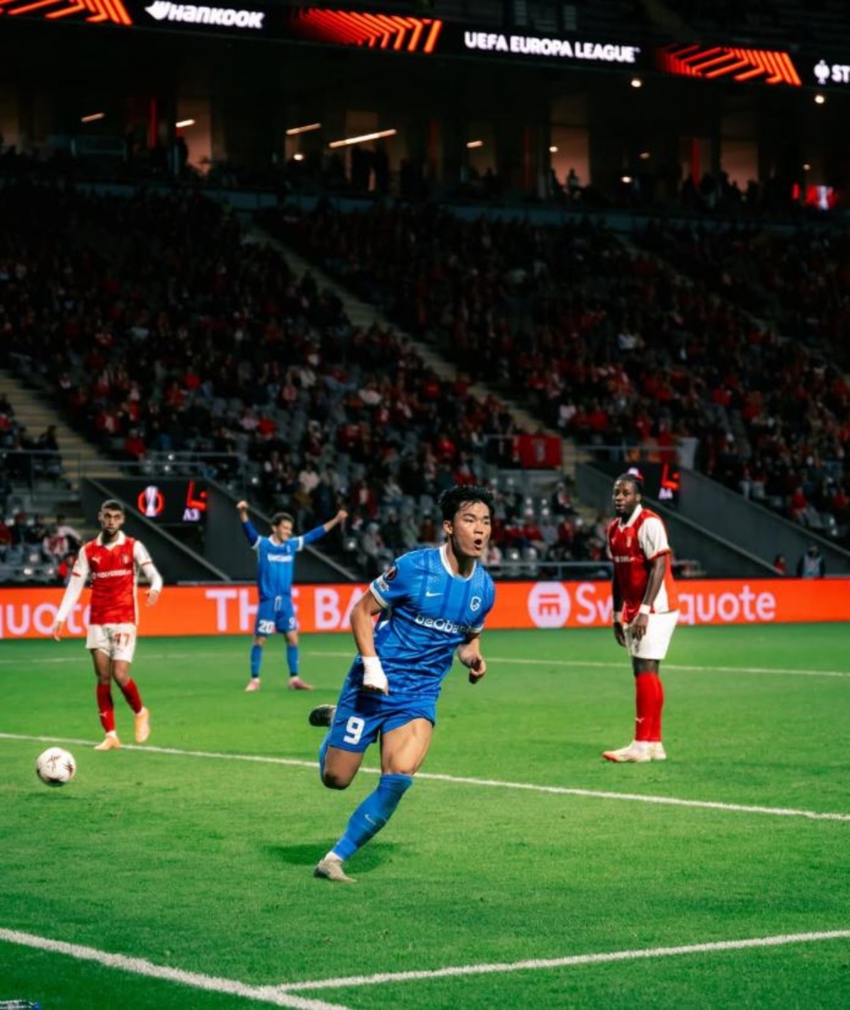 오현규 '어이, 길을 비켜라' / 헹크 인스타그램