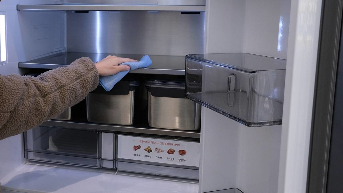 김치냉장고 내부 / 삼성전자서비스 제공, 연합뉴스