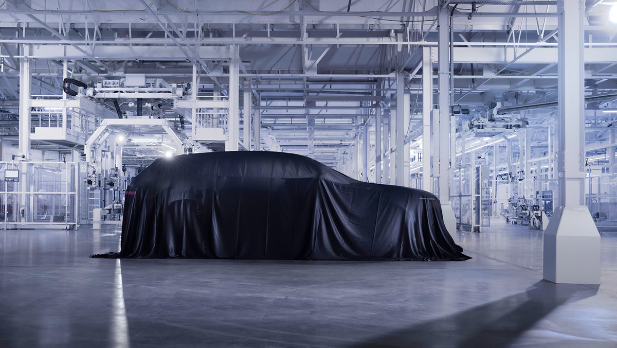 베일에 싸인 벤틀리의 첫 순서 전기차. / 벤틀리모터스코리아