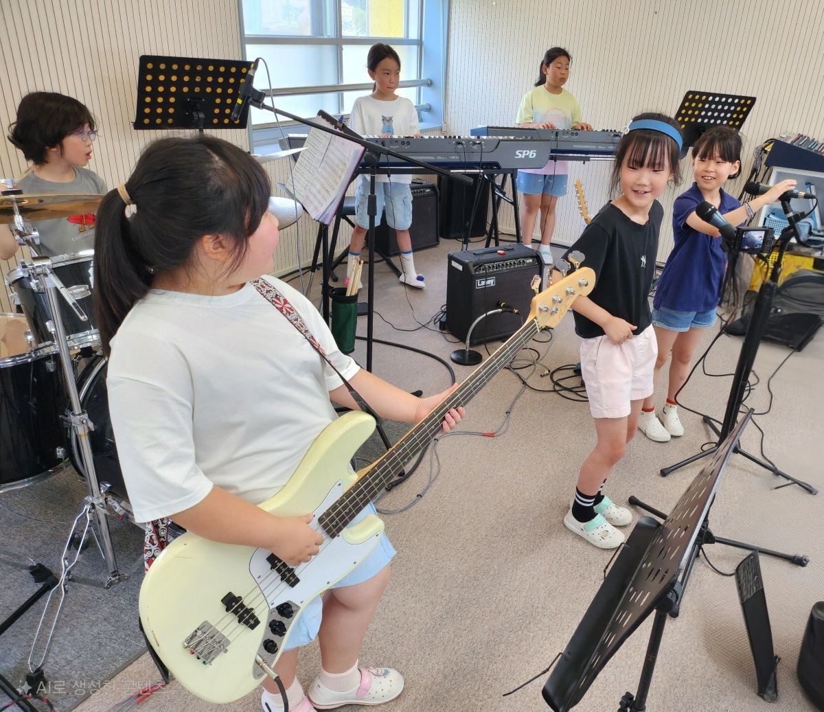 늘봄우수사례 - 라이즈행사 부스에 참여하는 학생들 / 충남교육청 제공