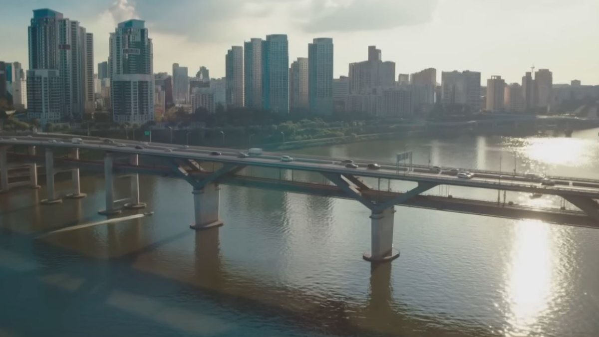 드라마 '서울 자가에 대기업 다니는 김부장 이야기' 1화 장면 중 일부. / 유튜브 'JTBC Drama'