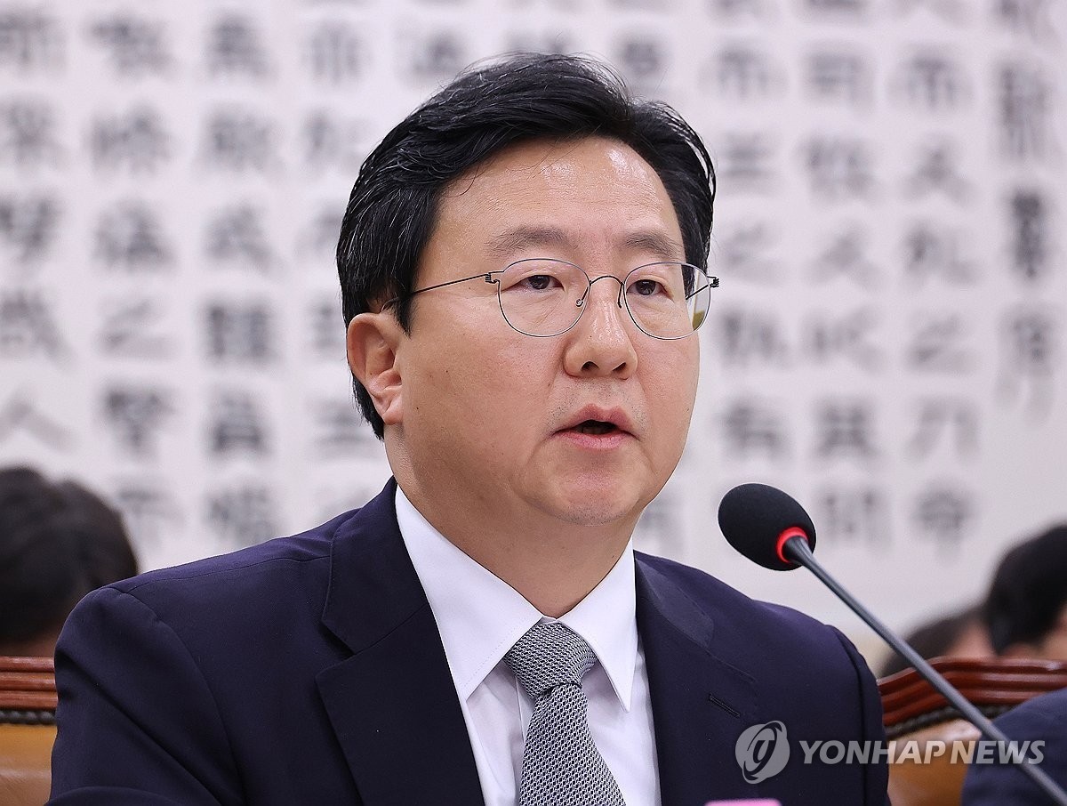 정진우 서울중앙지검장이 국회 법제사법위원회 전체회의에서 의원 질의에 답변하고 있다. 자료 사진 / 연합뉴스