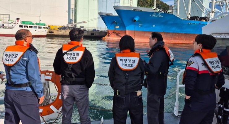 부산항만공사는 5일 항만국경 수호를 위해 보안관계기관과 합동으로 감천항 해상 합동점검을 실시했다. / 사진제공=부산항만공사