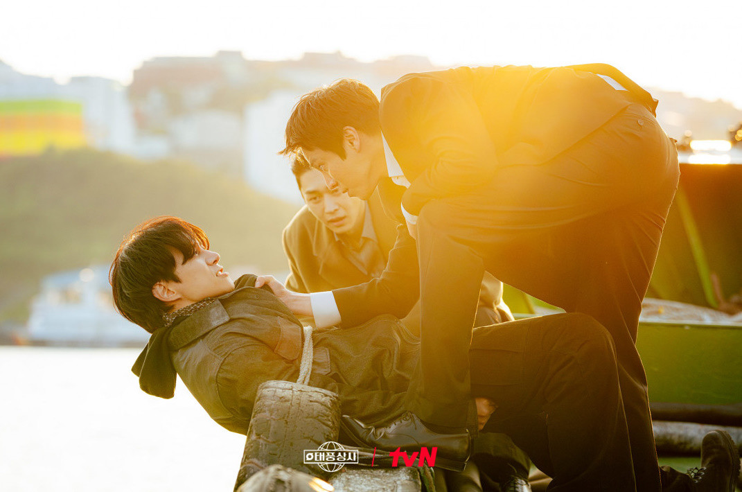 드라마 '태풍상사' 스틸컷 / tvN