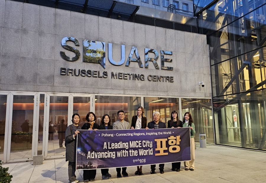 벨기에 브뤼셀 더 스퀘어를 방문한 홍보사절단 / 포항시 제공