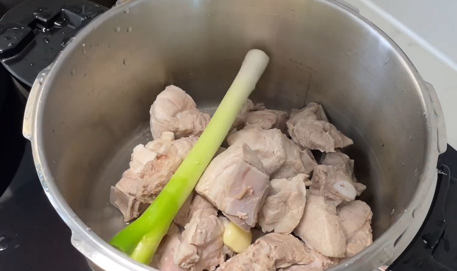 유튜브 '감동책밥상'
