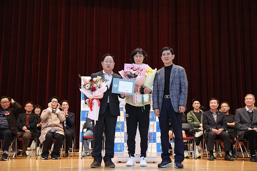 주광덕 남양주시장(왼쪽)