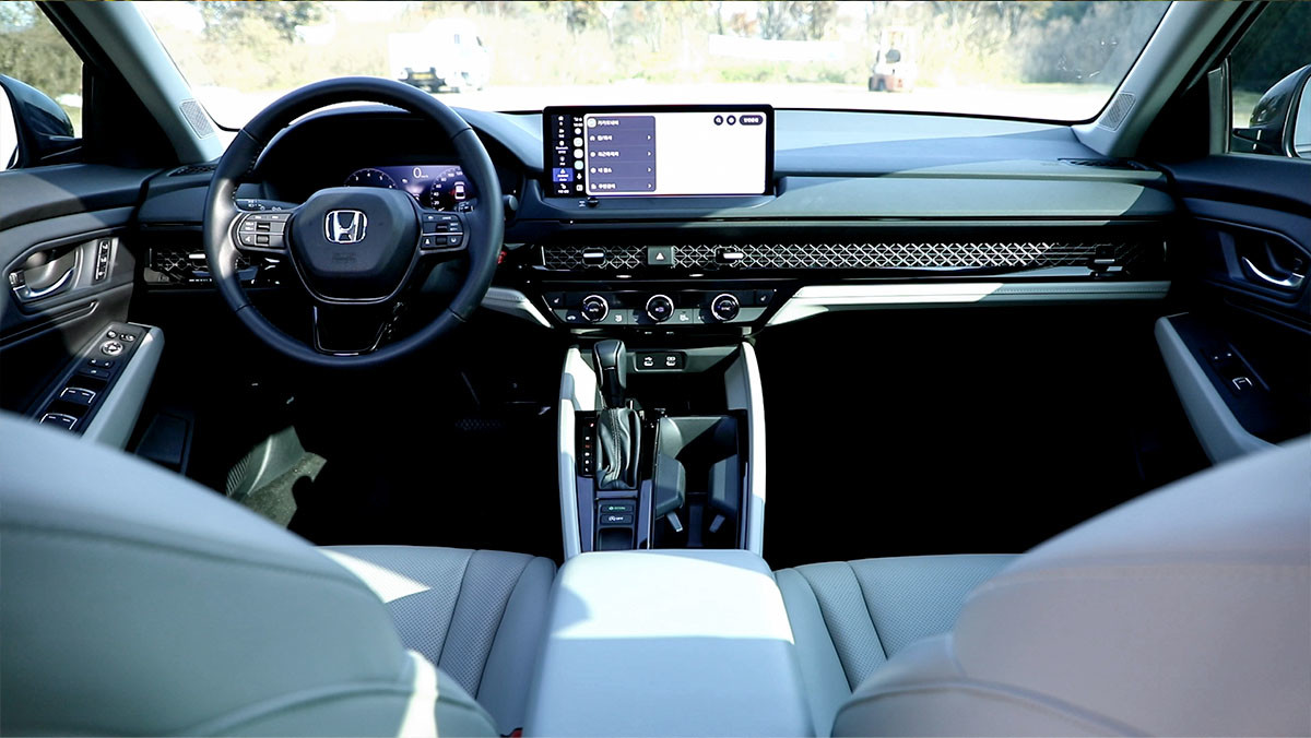 혼다 어코드 터보의 실내. / 권혁재 PD